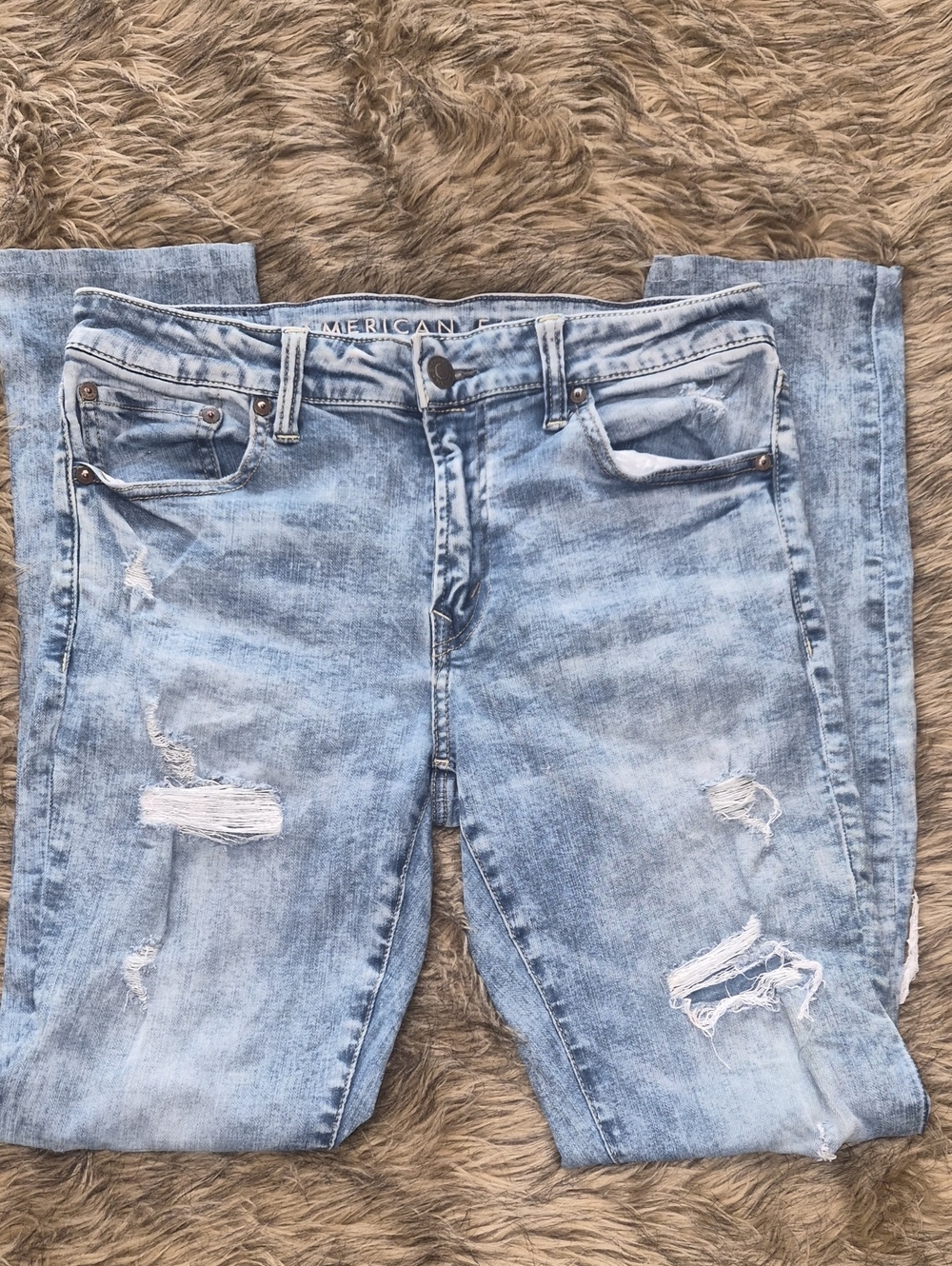 American Eagle Outfitters Light Wash Distressed Skinny Jeans